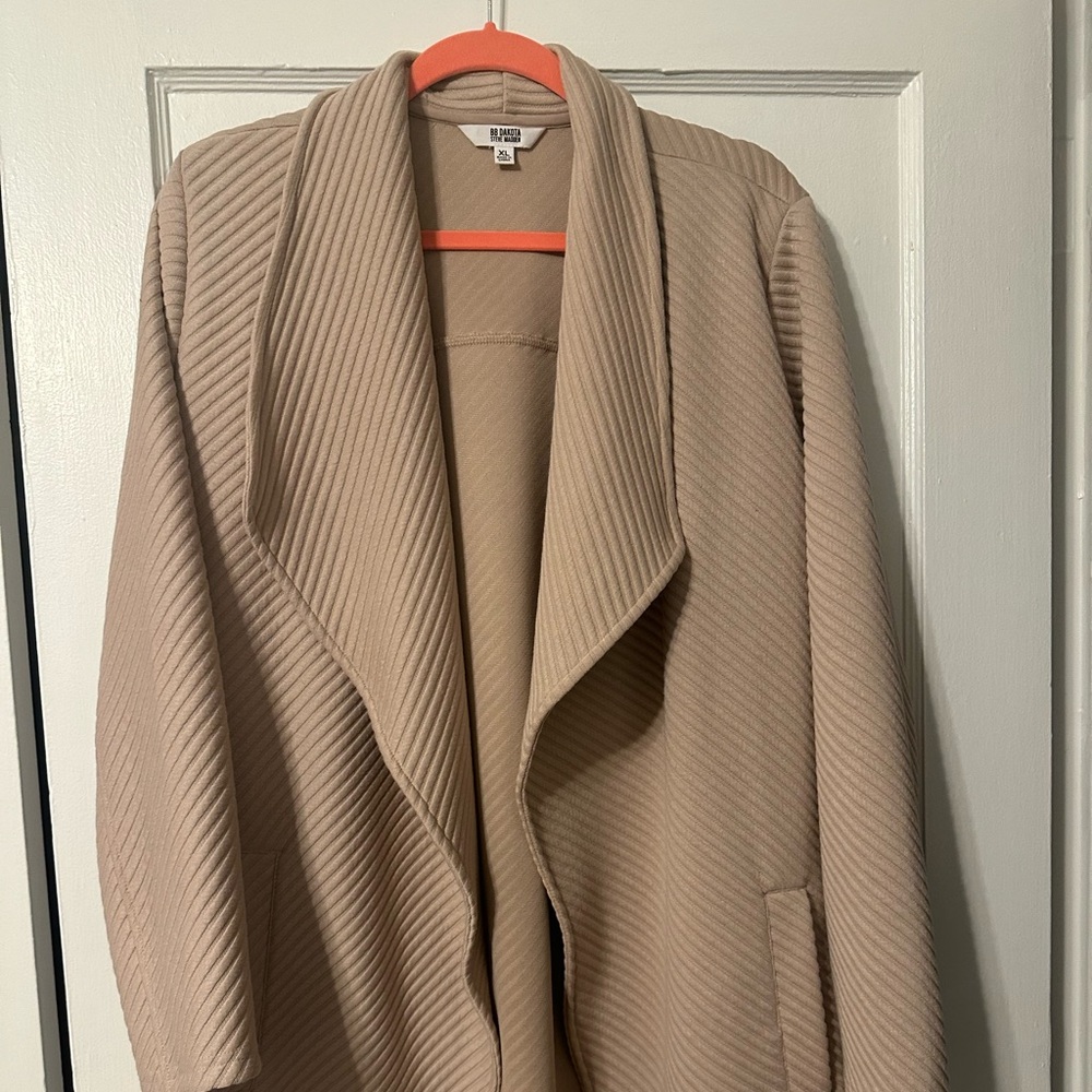 NWOT Women’s BB Dakota Cardigan, XL.